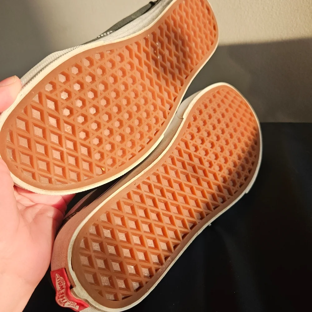 VANS Women's Olive Old Skool Sneakers - Picture 6 of 6